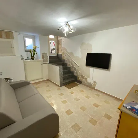 Amaremonopoli